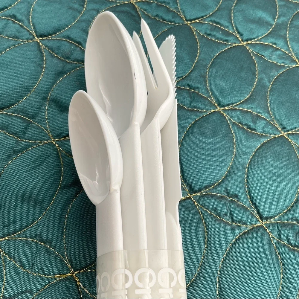 Crate & Barrel Bodum Switzerland Melamine 4 Piece Cutlery Set Lot of 5 Sets Whit